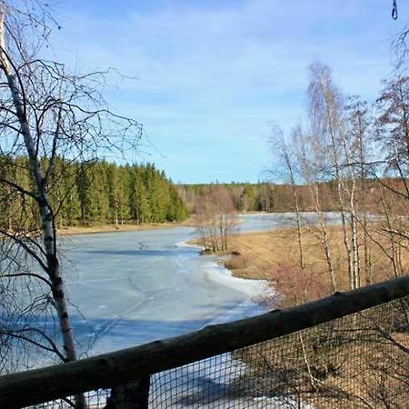 Tretopphytter Pa Grensen - Beverhytta Med Robat Og Gjeddefiske 哈尔登 外观 照片
