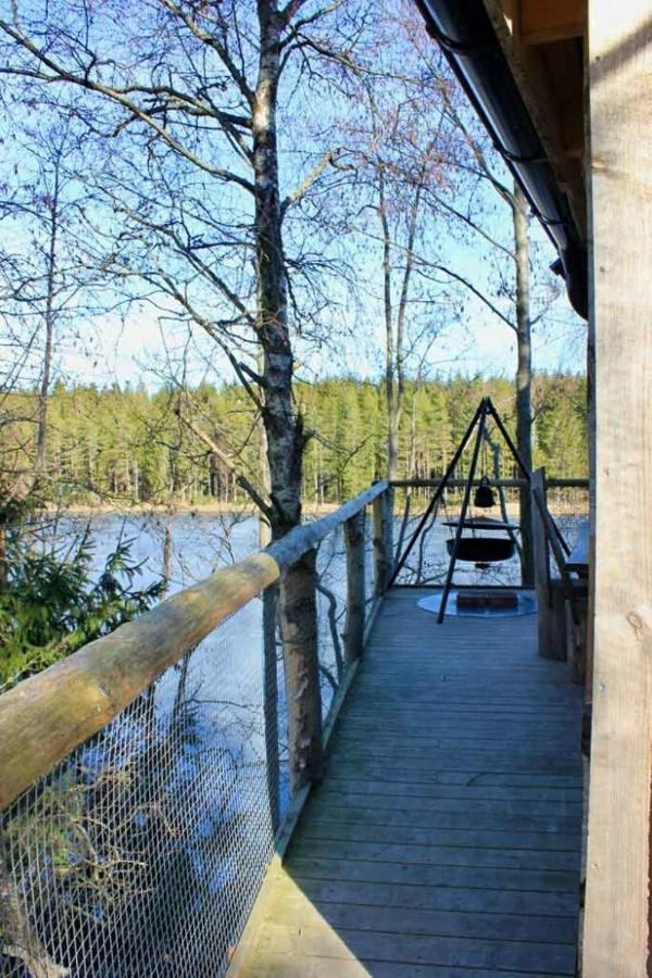 Tretopphytter Pa Grensen - Beverhytta Med Robat Og Gjeddefiske 哈尔登 外观 照片